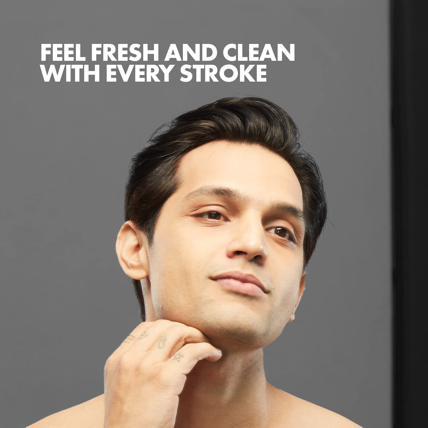 Gillette Mach3 Charcoal Razor and 4 Blades Combo Pack